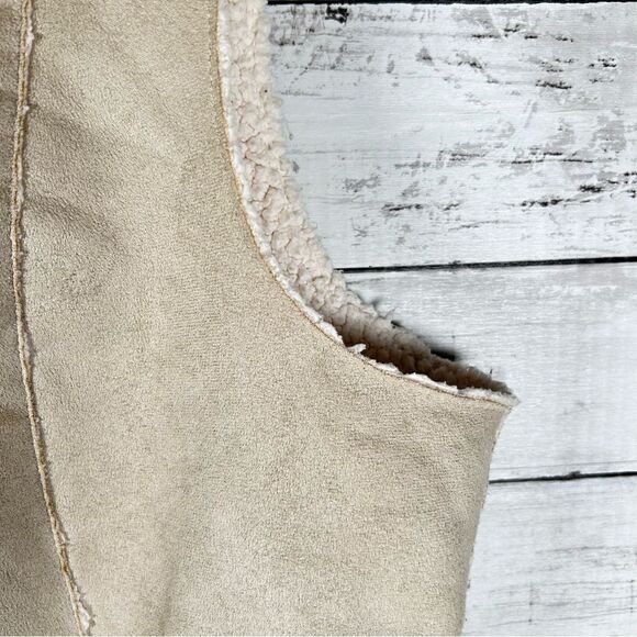 Chico's Sherpa Faux Suede Ecru Vest Zip Front Pockets 2 L/ 12-14 - Picture 5 of 8